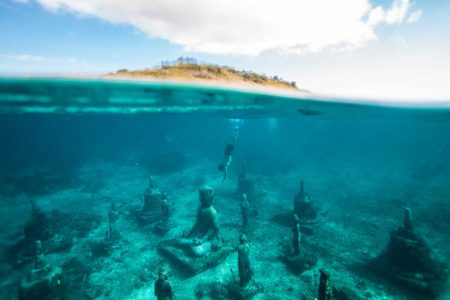 Unbekannte Reiseziele Unterwasser Budda auf Bali