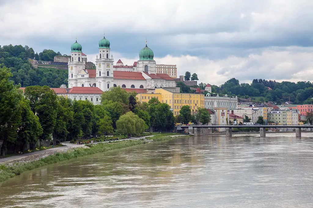 Passau mit Donau und Stephansdom