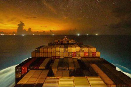Die einsame Reise eines Containerschiffs