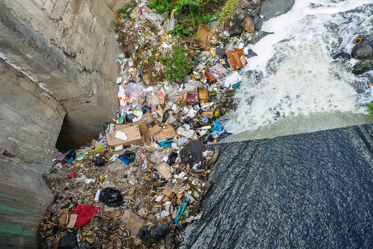 Plastik im Meer in Guatemala