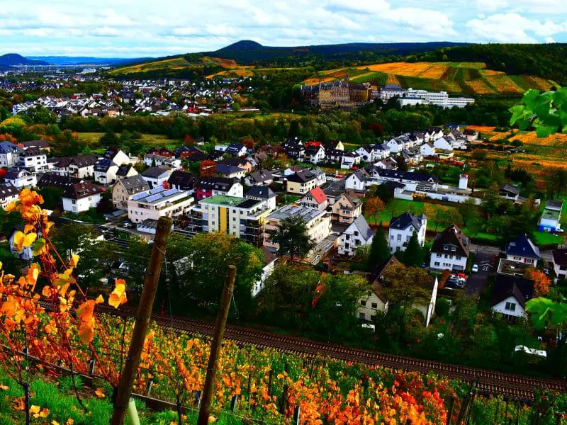 Blick auf Bad Neuenahr-Ahrweiler im Herbst