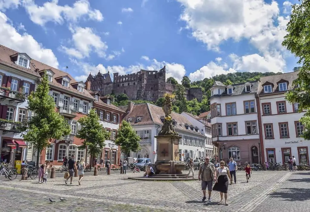Altstadt von Heidelberg mit Blick auf die Ruine